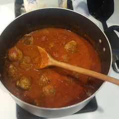 A picture of Meatballs in Sauce.