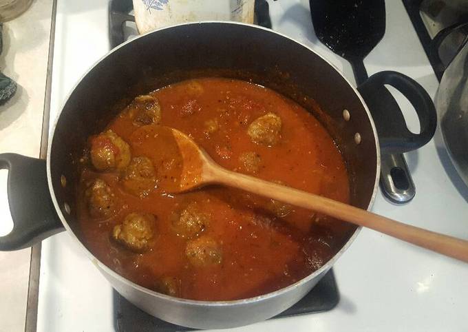 Easiest Way to Prepare Super Quick Homemade Meatballs in Sauce
