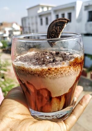 A picture of Oreo milkshake.
