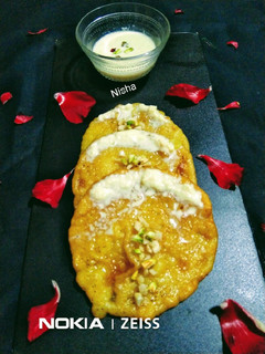 पुष्कर का फेमस रबड़ी मालपुआ (Pushkar ka famous rabri malpua recipe in Hindi) रेसिपी मुख्य फोटो