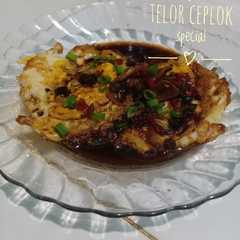 Telur ceplok special রেসিপির প্রধান ছবি