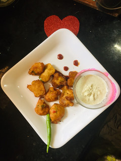 சிறிதானியம்மற்றும்பருப்புமினி வடை(பொரித்தவகை உணவுகள்)(mini vada recipe in tamil) செய்முறை முக்கிய புகைப்படம்
