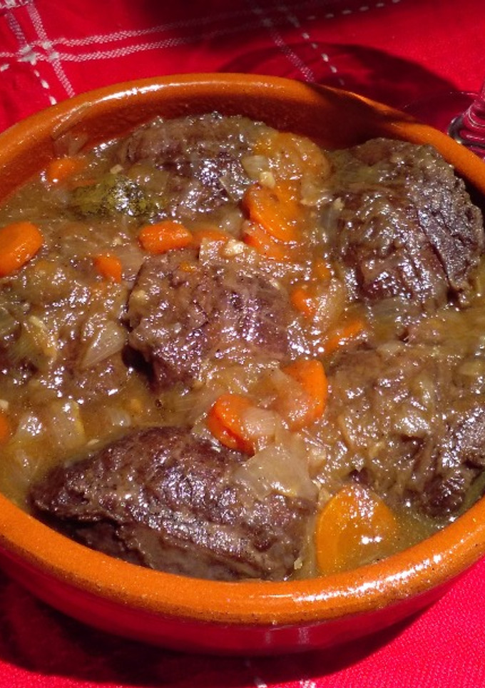 Una foto de Carrilleras de cerdo glaseadas al Pedro Ximénez con pasas de corinto en Mycook