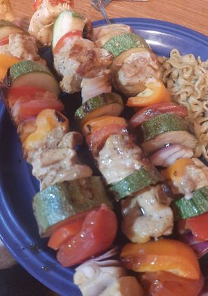 Una foto de Brochetas de pollo