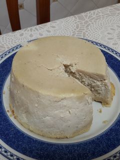 Una foto de Queso ricotta rápido y horneado de anacardos vegano 🧀