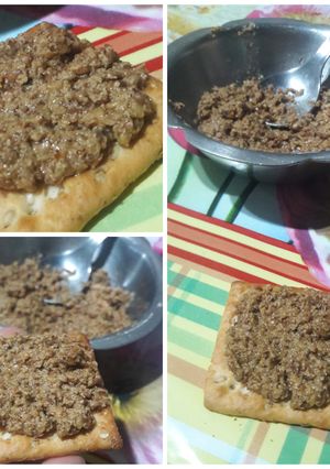 Una foto de Tahini con sésamo integral