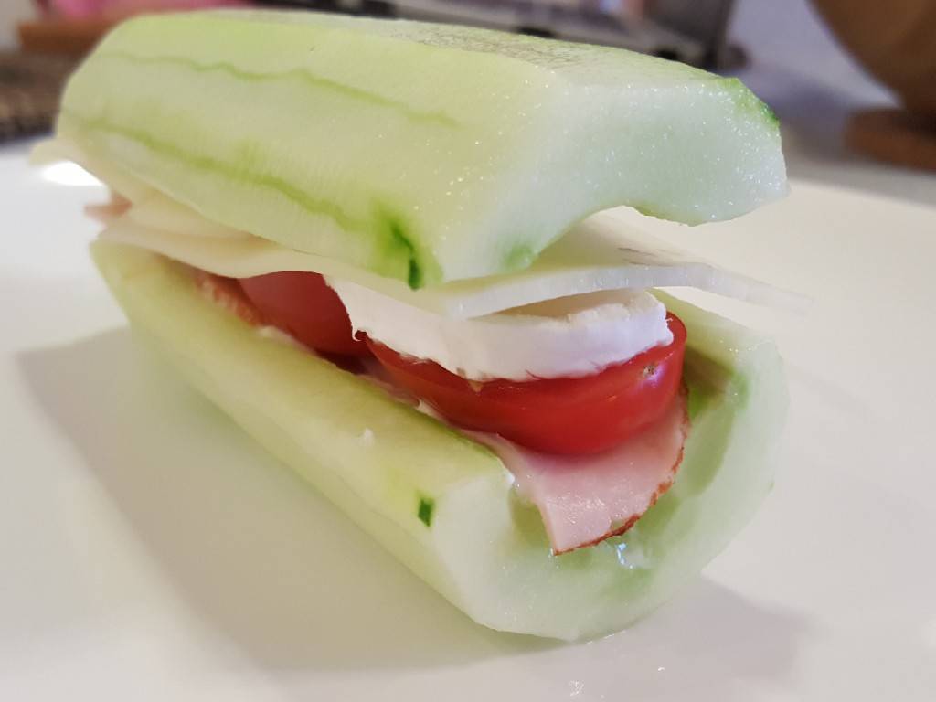Uborkaszendvics kenyér helyett recept recept fotó