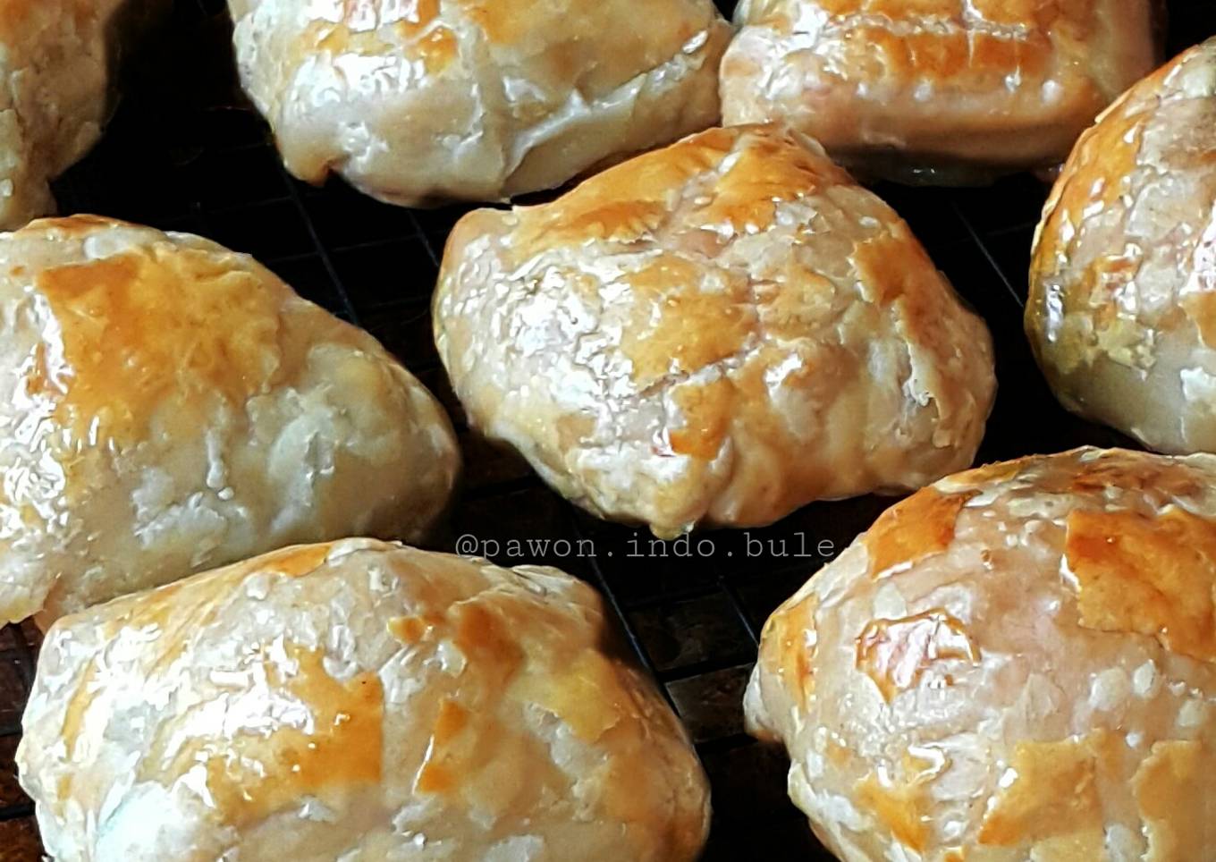 Pisang Bolen (Banana Turnover)