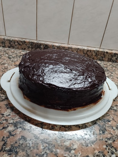 Una foto de Crema de chocolate para relleno y cobertura de tortas (tipo ganache)