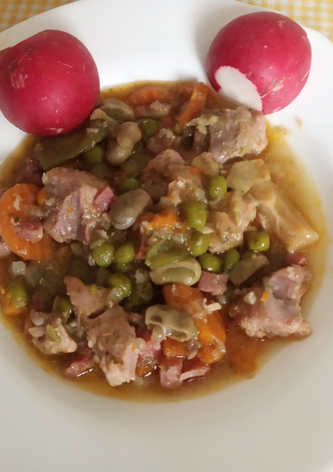 Una foto de Menestra con carne de pavo, cerdo o ternera en Olla a Presión