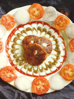 प्याज़ और आलू के कबाब (pyaz aur aloo ke kabab recipe in Hindi) रेसिपी मुख्य फोटो