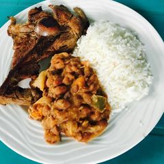 A picture of Brown Beans stew.