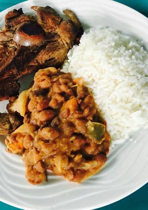 A picture of Brown Beans stew.