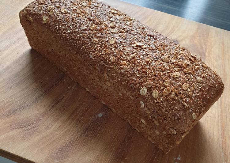 Dinkelvollkornbrot mit Saaten