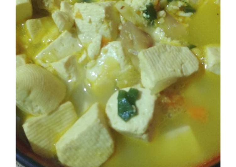 Langkah Mudah untuk Menyiapkan Sup Tahu Dori Kuah Kuning Lezat