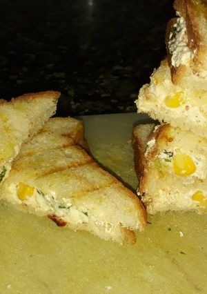 A picture of Curd paneer and corn sandwich.
