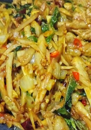 รูปของ หน่อไม้ส้มผัดเนื้อใส่หอมใหญ่