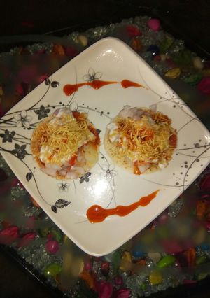 A picture of Bread papdi chat.