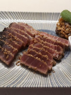 Una foto de Tataki de atún