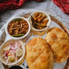 A picture of Chole bhature.