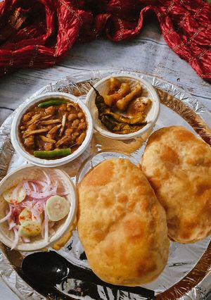 A picture of Chole bhature.
