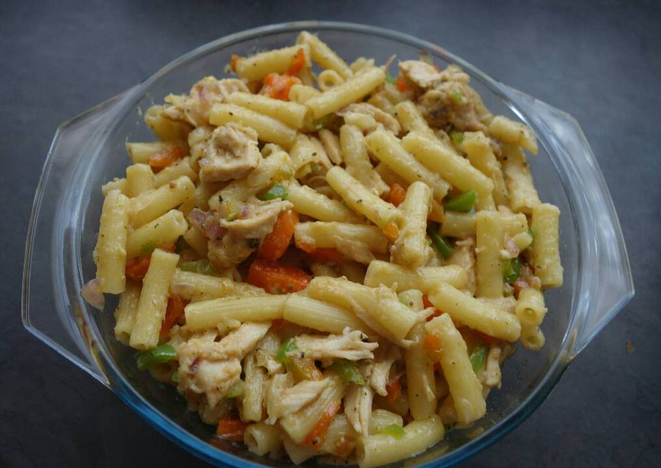 Macaroni and chicken