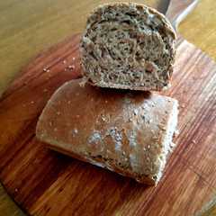 Una foto de Pan de harina integral con semillas 🇺🇾