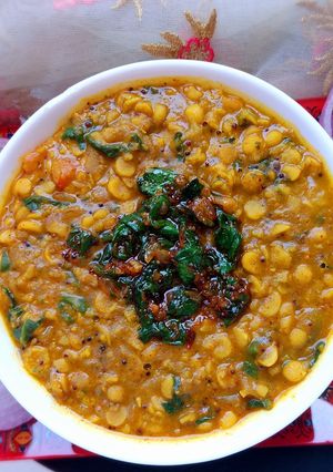 A picture of Dal palak.