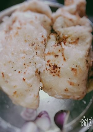 A picture of Butter naan.