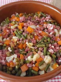 Una foto de Menestra de verduras con jamón