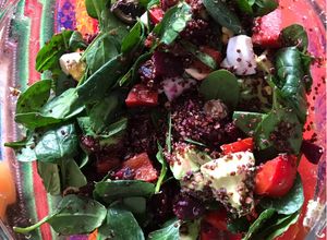 Foto principal de Ensalada de verduras y Quinua roja