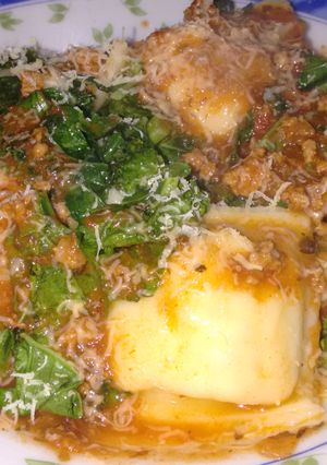 Una foto de Raviolones con kale
