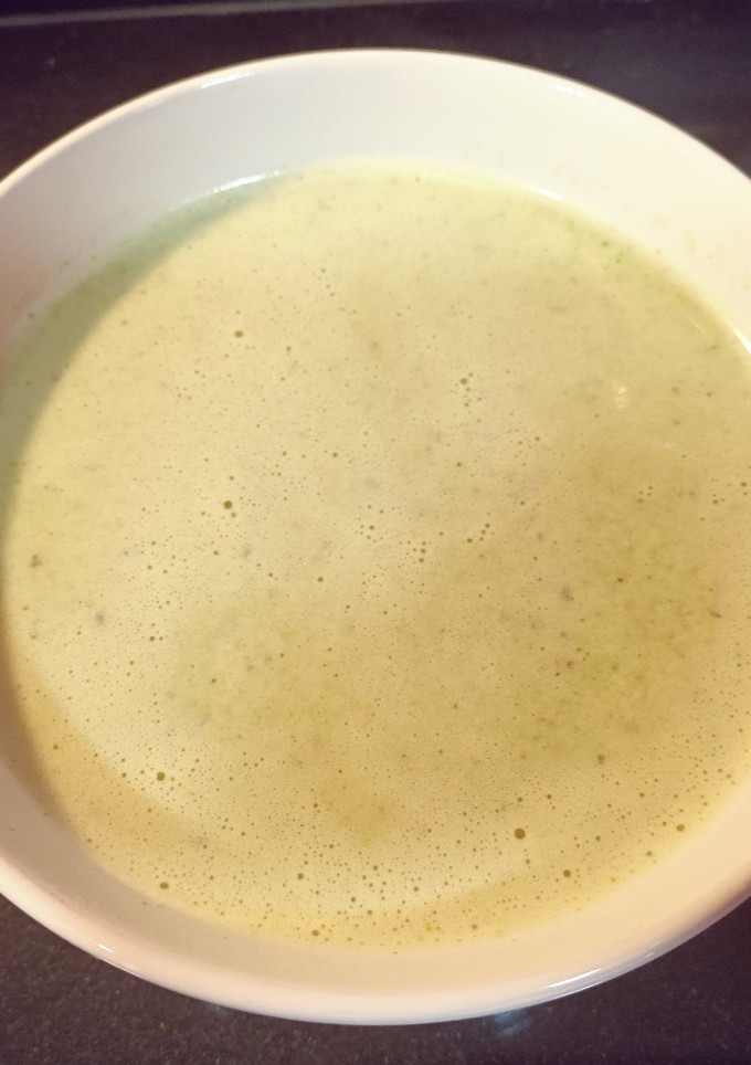 Una foto de Crema de brócoli al curry en TMX