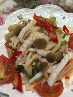 泰式涼拌鮮菇花枝 的食譜成品照片