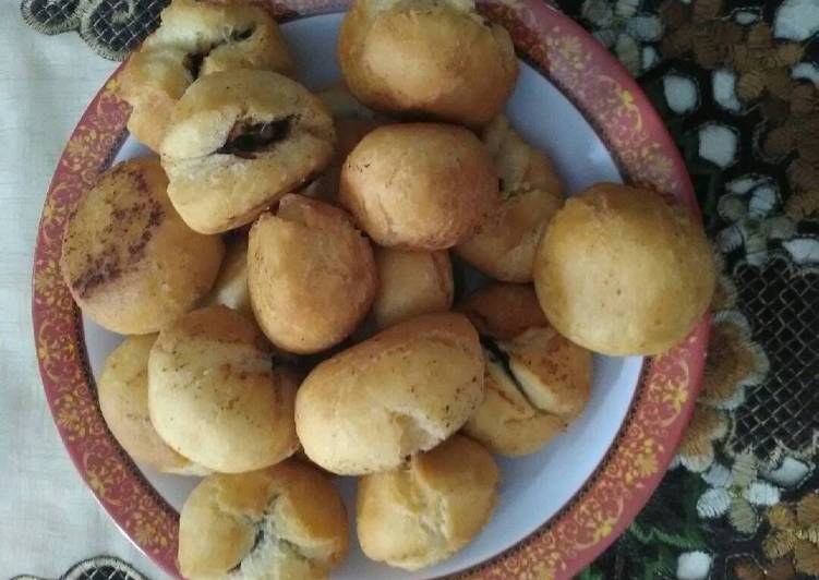 Donat ketawa isi coklat no telur