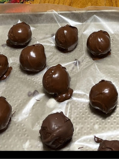 A picture of Cake Balls I.