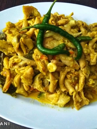 Langkah Gampang Membuat Resep Usus bumbu kuning cabe ijo yang Lezat Anti Ribet, Bikin Ngiler