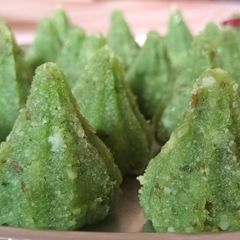 Paan modaks A picture of Paan modaks.