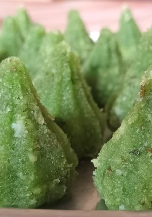A picture of Paan modaks.