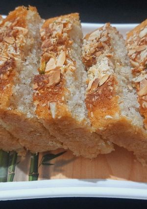 रवा स्लाईस केक (Rava slice cake recipe in marathi) रेसिपी चे मुख्य फोटो 