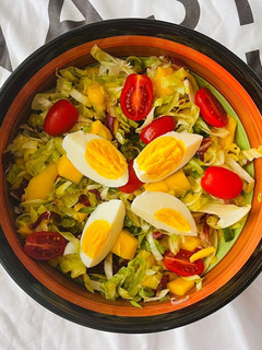 Foto di Insalata di mango con pomodori e uova