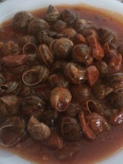Una foto de Caracoles en salsa