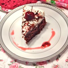 A picture of Black Forest Cake.