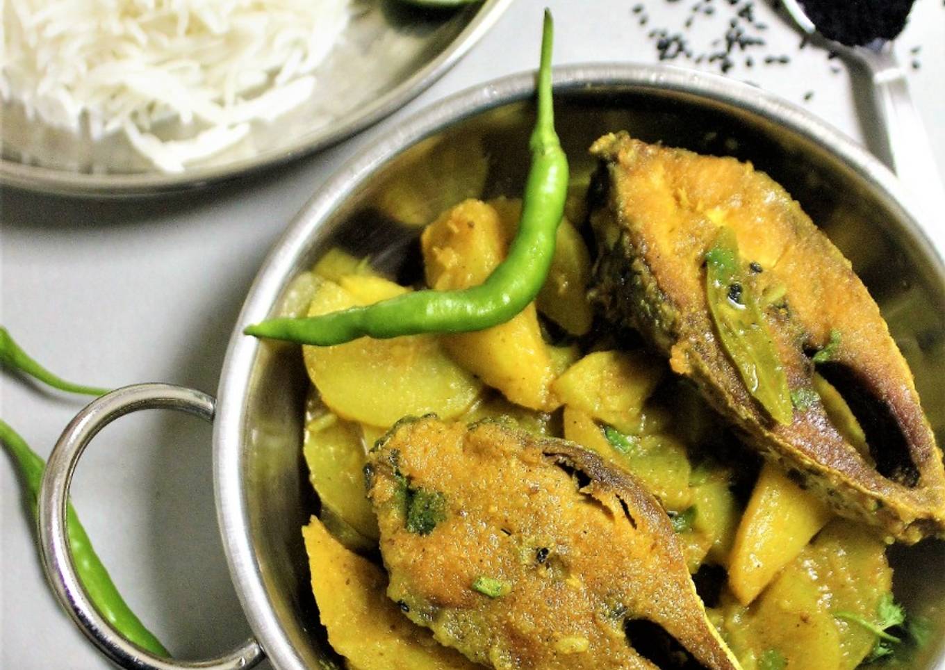 Lau Ilish (Hilsa Fish cooked with Bottle Gourd - Bengali Style)