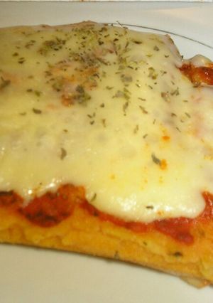 Una foto de 🍁*Pizza de polenta*🍁