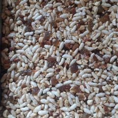 A picture of Dry fruit bars.
