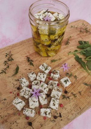Une photo de Feta en bocaux