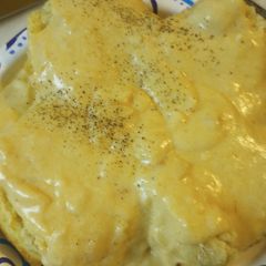 A picture of Butter and Onion Gravy for Biscuits or whatever you want.