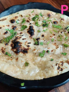 તવા બટર નાન(tava butter naan recipe in Gujarati) રેસીપી મુખ્ય ફોટો