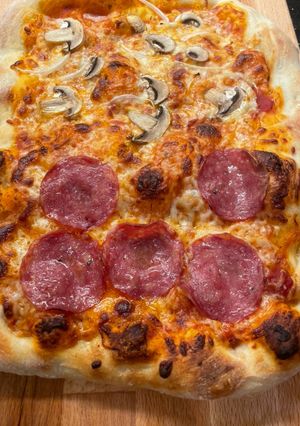 A picture of Pizza.